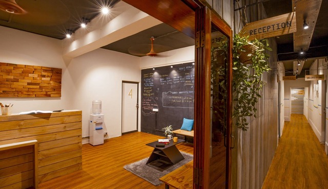 Locomo Hostel OG - Stay Work Eat
