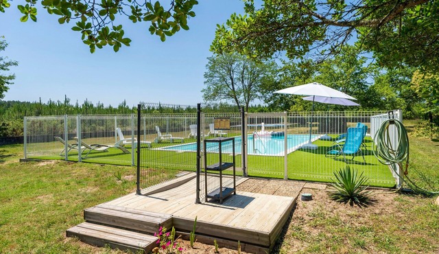 "Lodge 1" with Shared Pool, Private Terrace, and Shared Garden