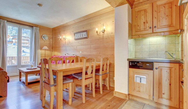 Lodge 8 : Comfortable two bedrooms close to centre