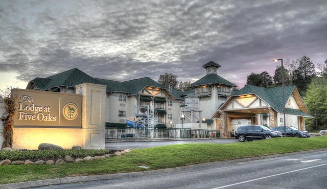 Lodge at Five Oaks Pigeon Forge - Sevierville
