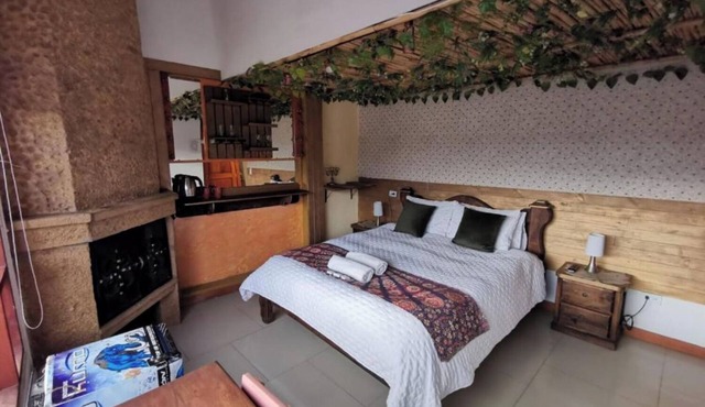 Lodging a block and a half from the main square, with terrace and suites.