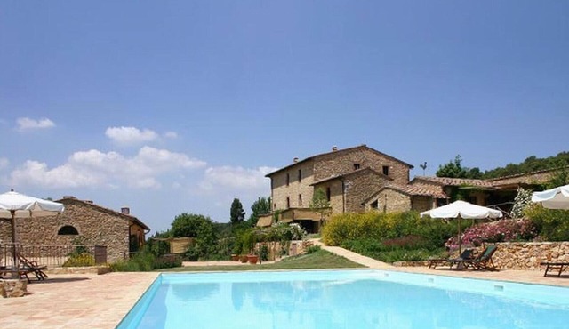 Lodging in Casole Elsa,Siena,pool,Wi-Fi,terrace,barbecue,playground,sleep 6