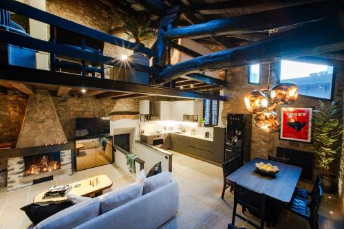 LOFT 15 Torno-Design Comfort Parking Steps to Lake