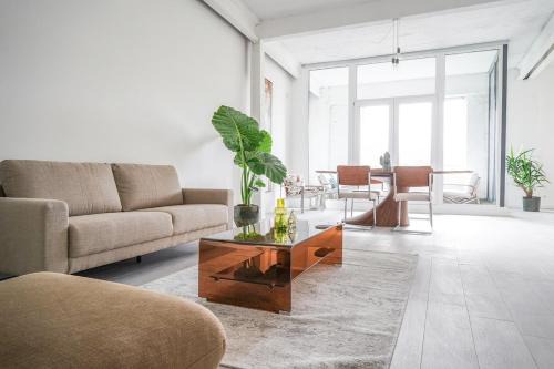 Loft 19