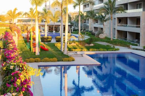 Loft con balcón privado, estacionamiento gratis - Un oasis en Los Cabos