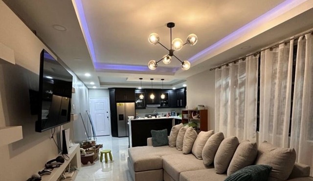 Loft Fully Private & Modern Apt, Stay Includes Free Breakfast, Lunch, & Dinner