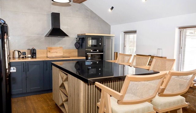 Loft Maisonette Just Steps from the Sea Garden, Old Center and Beach
