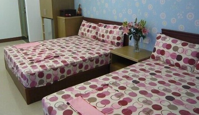 Loft Style Apt sleeps 4~6pax near Kaohsiung Train Station 童話世界樓中樓近高雄火車站