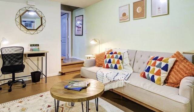 Loftium | 2BR Suite-Walk to Lightrail for DT/Airport Access!