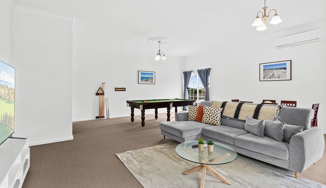 Loftus Spacious Getaway
