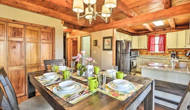 Log Cabin and Suites Spring’s Secret Hideaway