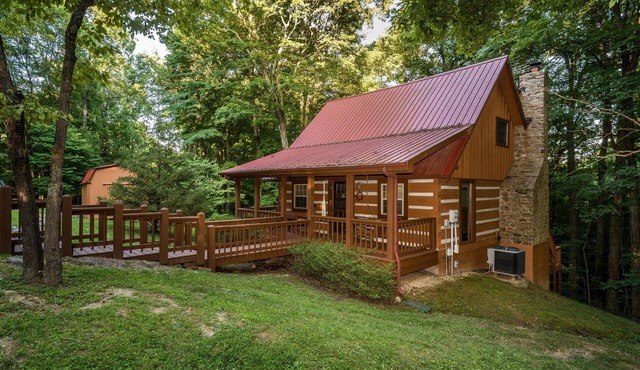 Log Cabin w/Hot Tub, Game Room & Scenic Hill Views 2BR, 2 BA
