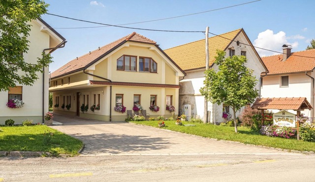 Logar Farm Stay near Lake Cerknica - R5, Grahovo, Slovenia