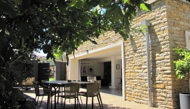 Logement Entier-bas de Villa Secteur Hyères Piscine Hammam spa