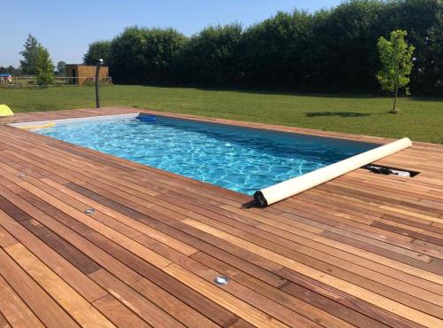 Logement neuf avec jardin privé 4 couchages et Jacuzzi Piscine en option