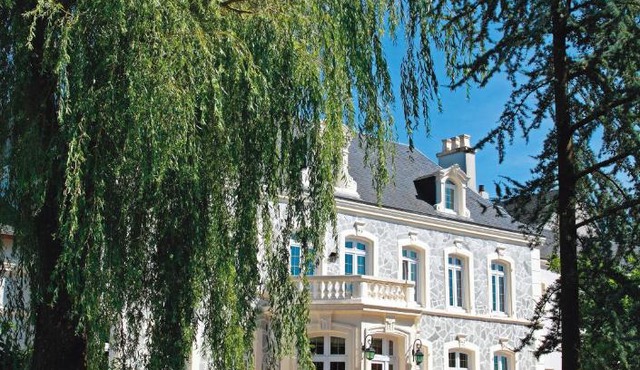 Logis Hôtel & Restaurant - Le Château Des Tourelles 3 étoiles