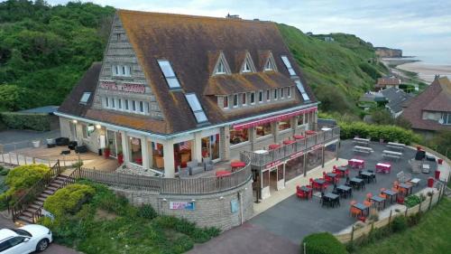 Logis Hotel Du Casino Restaurant Le Mathelia