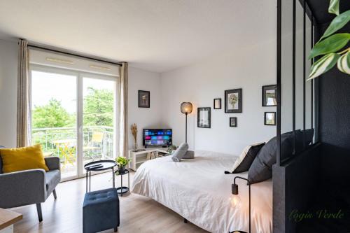Logis Verde - Vue Nature & Parking Privé, A10 à 5min