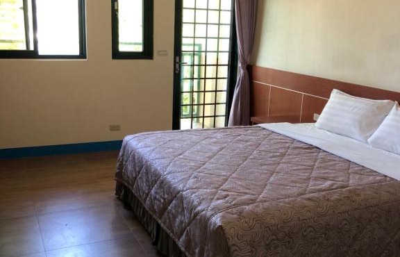 Lohas Seaview B&B