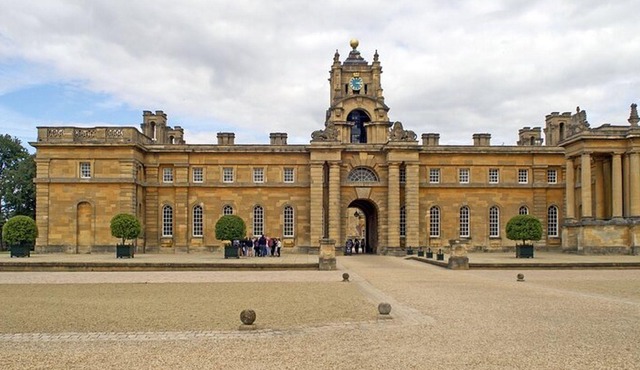 London Private Tour To Oxford and The Cotswolds With Pickup