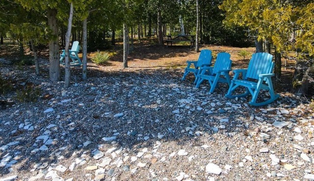 lonesome bay lakefront getaway