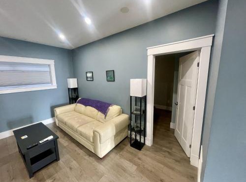 Long Lake Getaway - Modern, Quiet Accessible Suite, No Stairs or Steps, includes Washer & Dryer with Xbox and Switch 2 for entertainment