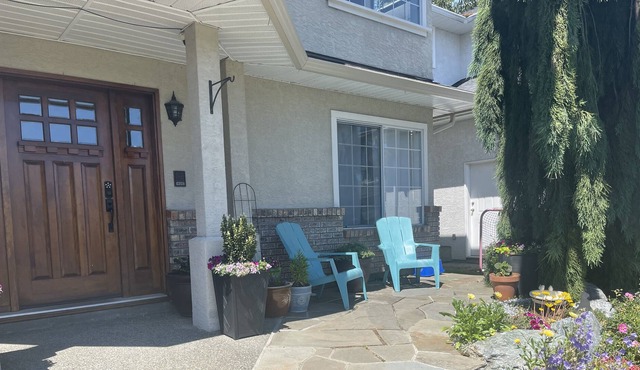 Long Stay Spacious, Modern Suite with Deck and Patio