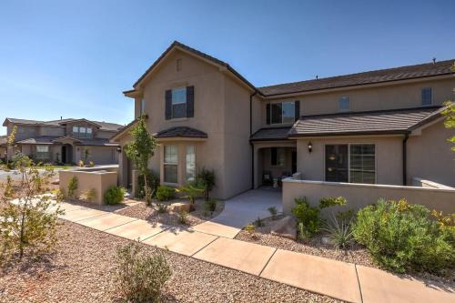 Long Stays Welcome! Pet Friendly & Heated Pool