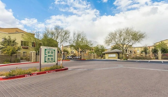 Long Term Gem in the North Phoenix Desert, near ample amenities