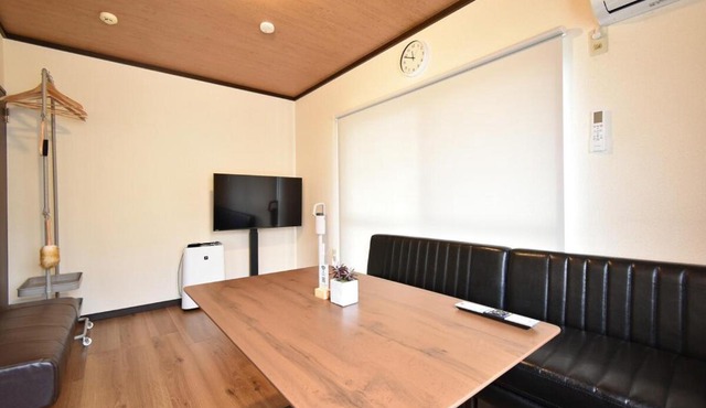 Long-term stays welcome! FREE Parking & bicycle Entirely private rental townhouse for up to 5 people, 17 minutes walk from station, 45 minutes direct to Tokyo
