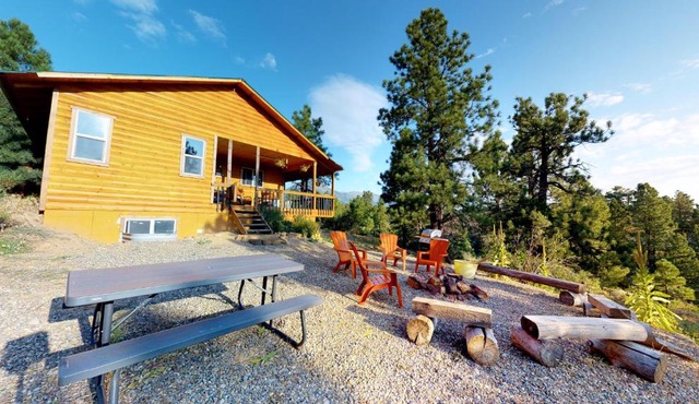 Long View Cabin, Breakfast Deck overlooking the Canyon!