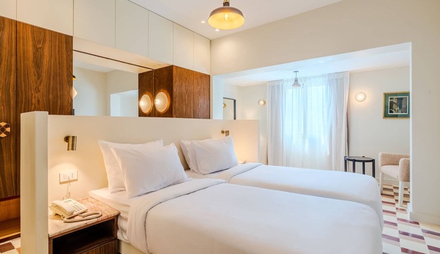 Longchamps Hotel