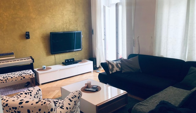 Longterm rent - Beautiful quiet condo at Savignyplatz with 2 Bed/2 Bath, lift