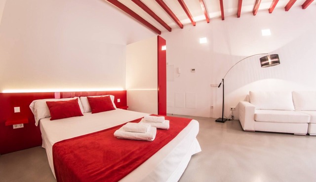 Lonja Suites 3 red