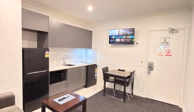 Lonsdale Street Apartments