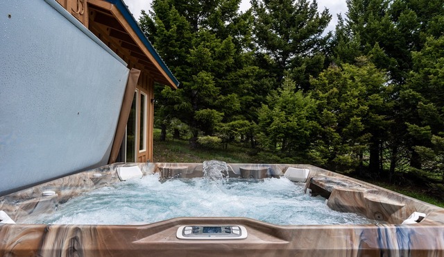 Look Down - Perched on a mountain with hot tub between Livingston and Bozeman