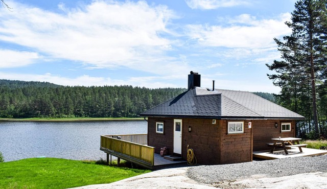 Look forward to a dream vacation in the vacation home directly on the water.