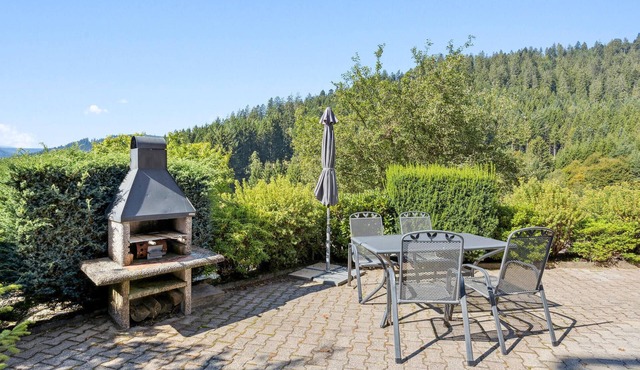 Look forward to a relaxing vacation close to nature in this cozy vacation apartment.