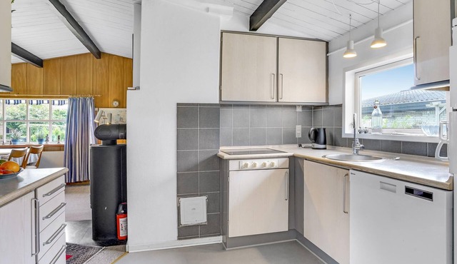 Look forward to a relaxing stay in this holiday home on Roskilde Fjord.