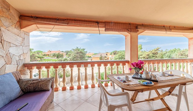 Look forward to a wonderful vacation in this appealing vacation home.