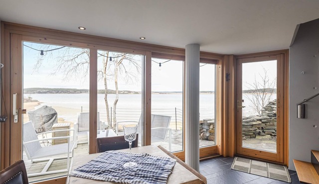 Look forward to the vacation with fantastic panoramic view of the sea.