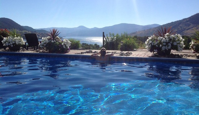 Looking for a spectacular stay in the Okanagan at your own 'mini resort'?!n