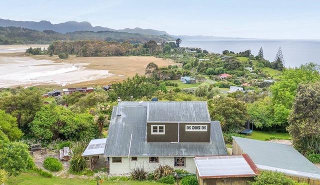 Lookout Retreat - Parapara
