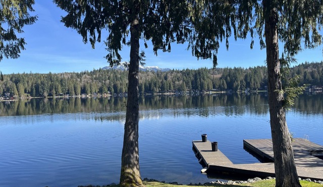 Loop Shore Inn on Lake Roesigner