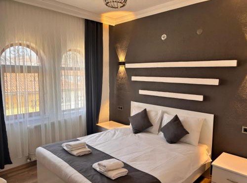 loopy lodge hotel