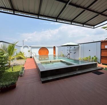 Lora House