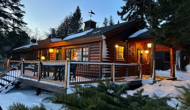 Lorelei of the Lake - Charming Cabin & Guest Cabin on the Shore of Lake Superior