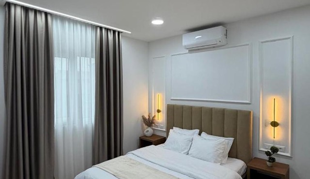 Loris Rooms