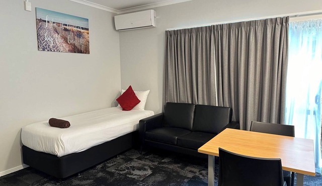 Lorne Apartments