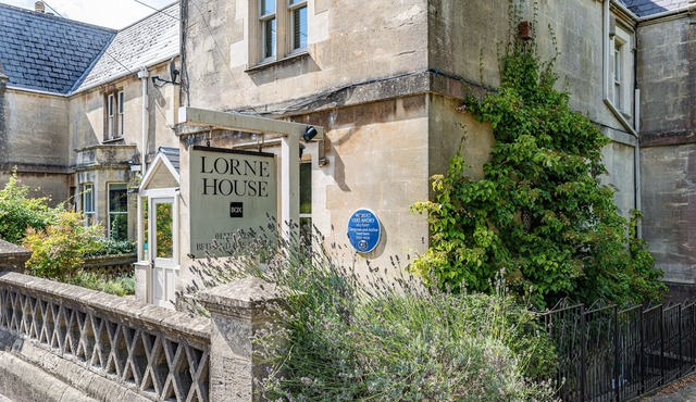 Lorne House
